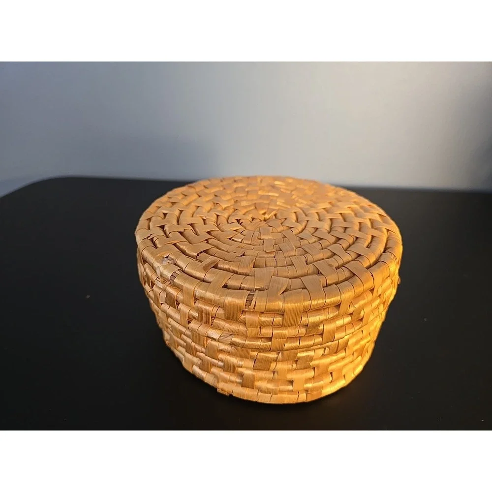 Woven Rattan Wicker Round 6 Coasters Set in Woven‎ Basket